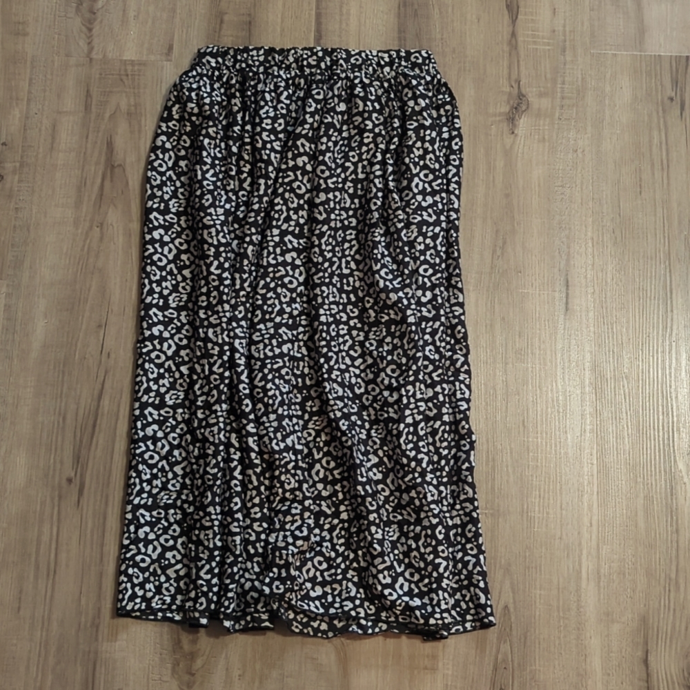 Leopard print skirt